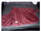 5ft 9.. Brand new lightweight turnout rug. Deep red 5ft....